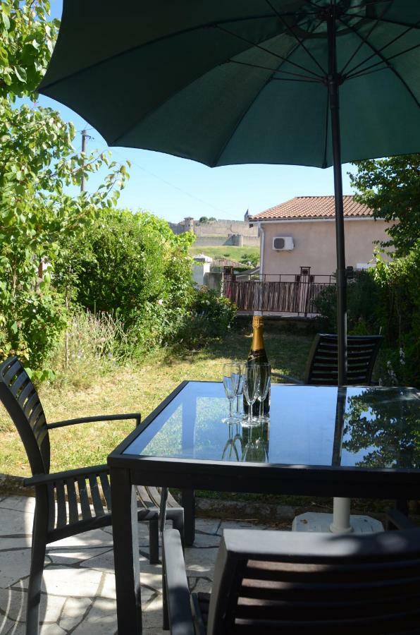 Appartamento Jardin Du Petit Gatsby Carcassonne Esterno foto